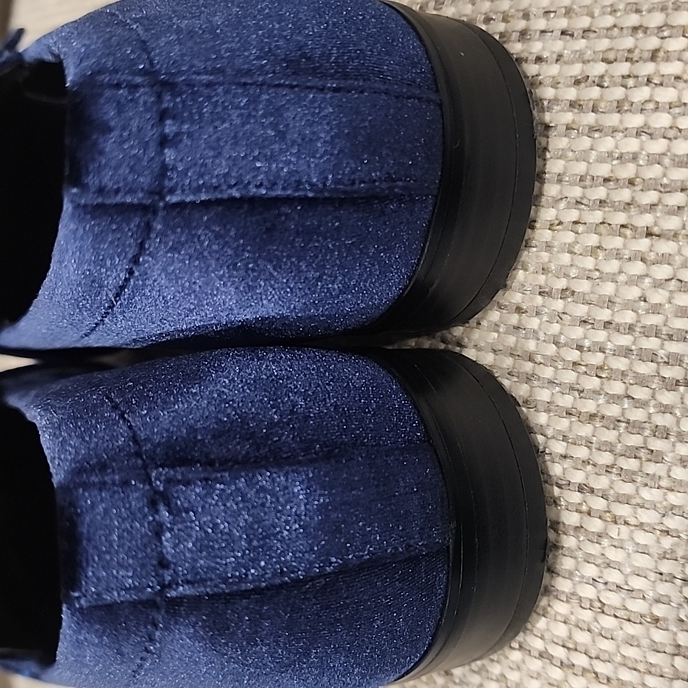 Bandolino Dark Blue Velvet Loafers Size 9 - Picture 6 of 7